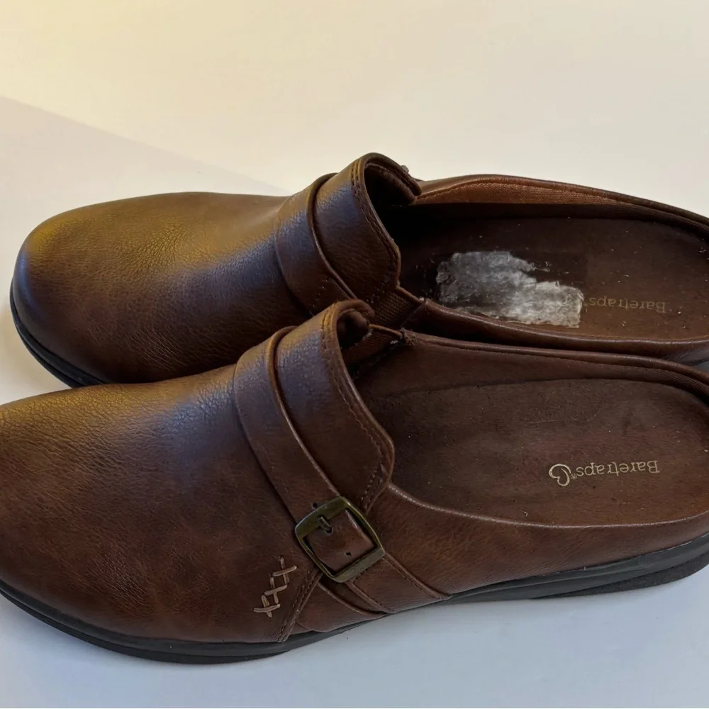 Baretraps Dawn Clogs Brown Comfort Mule Slip On Buckle Women’s size 9NEW - Picture 4 of 6